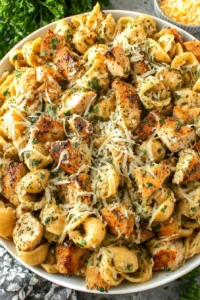 Easy Crockpot Garlic Parmesan Chicken Pasta
