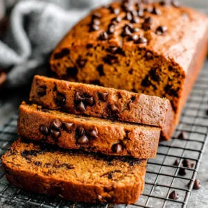 Pumpkin Chocolate Chip Bread Recipe (Quick & Easy!)