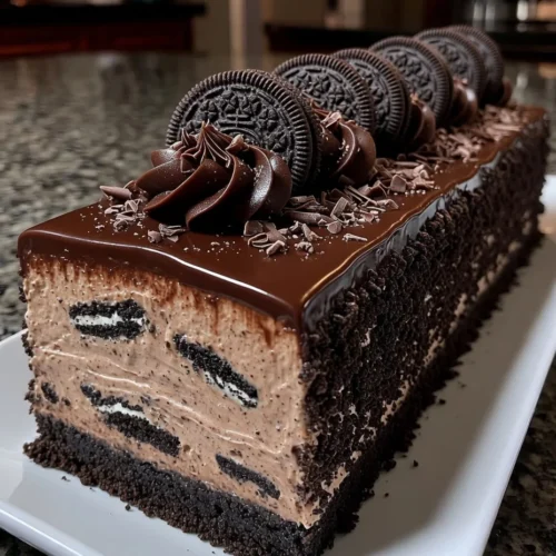 No-Bake Oreo Mousse Cake with Creamy Chocolate Base